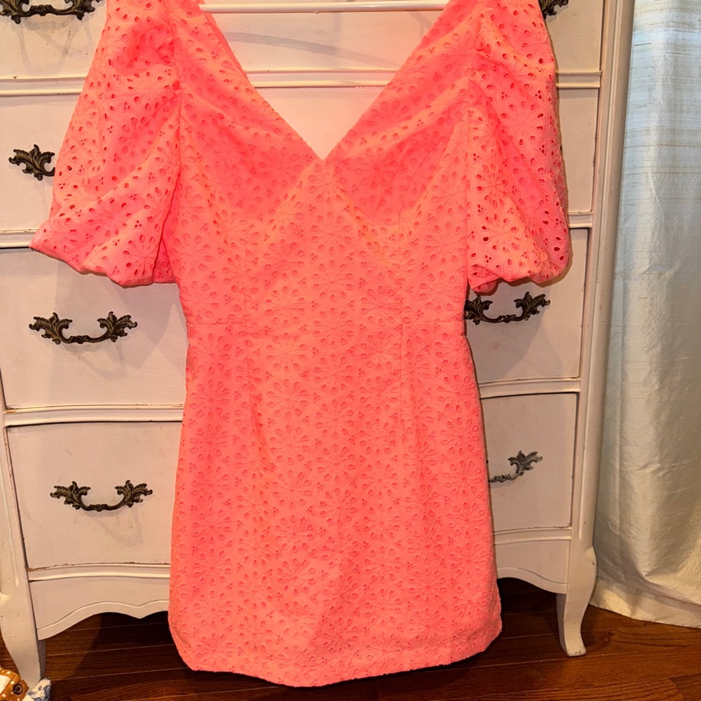 Lilly Pulitzer Pink Mini Dress with Puff Sleeves and V-Neck for Weddings